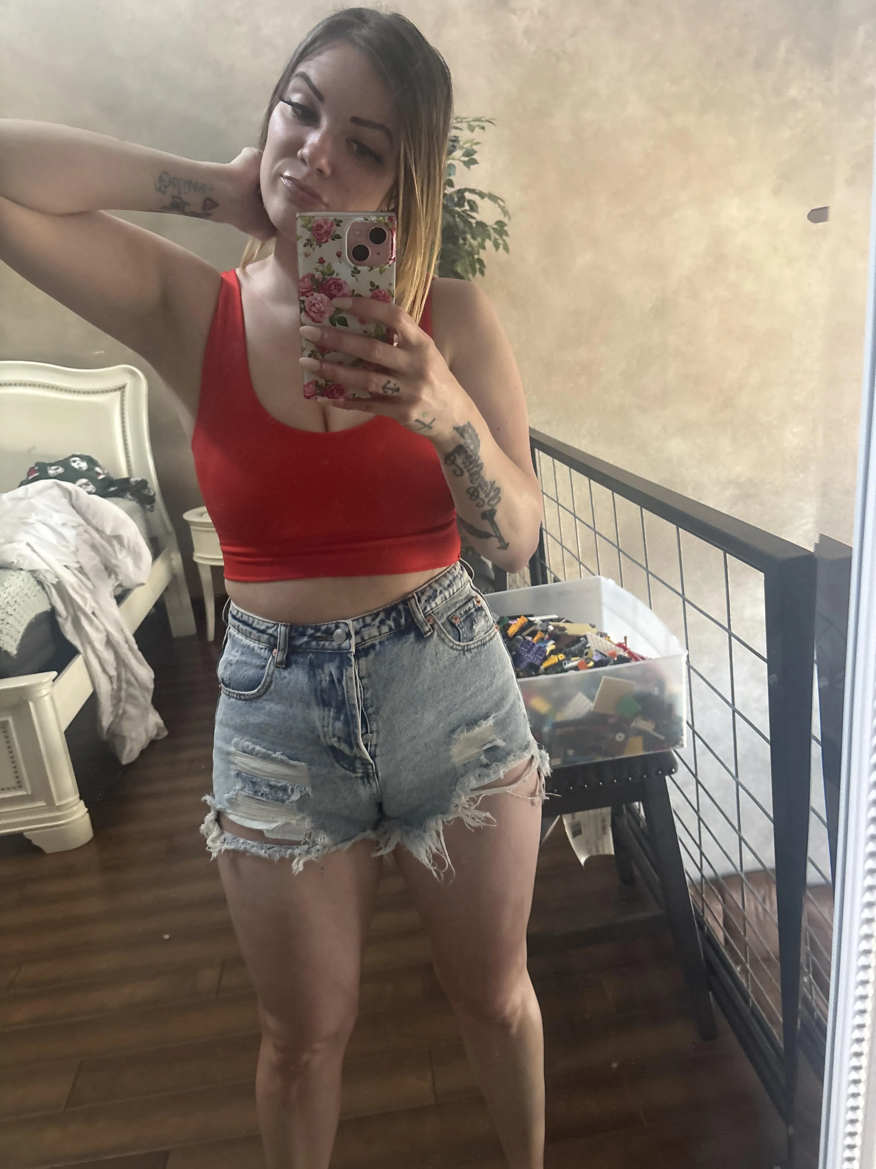 Feeling sexy in my short shorts
