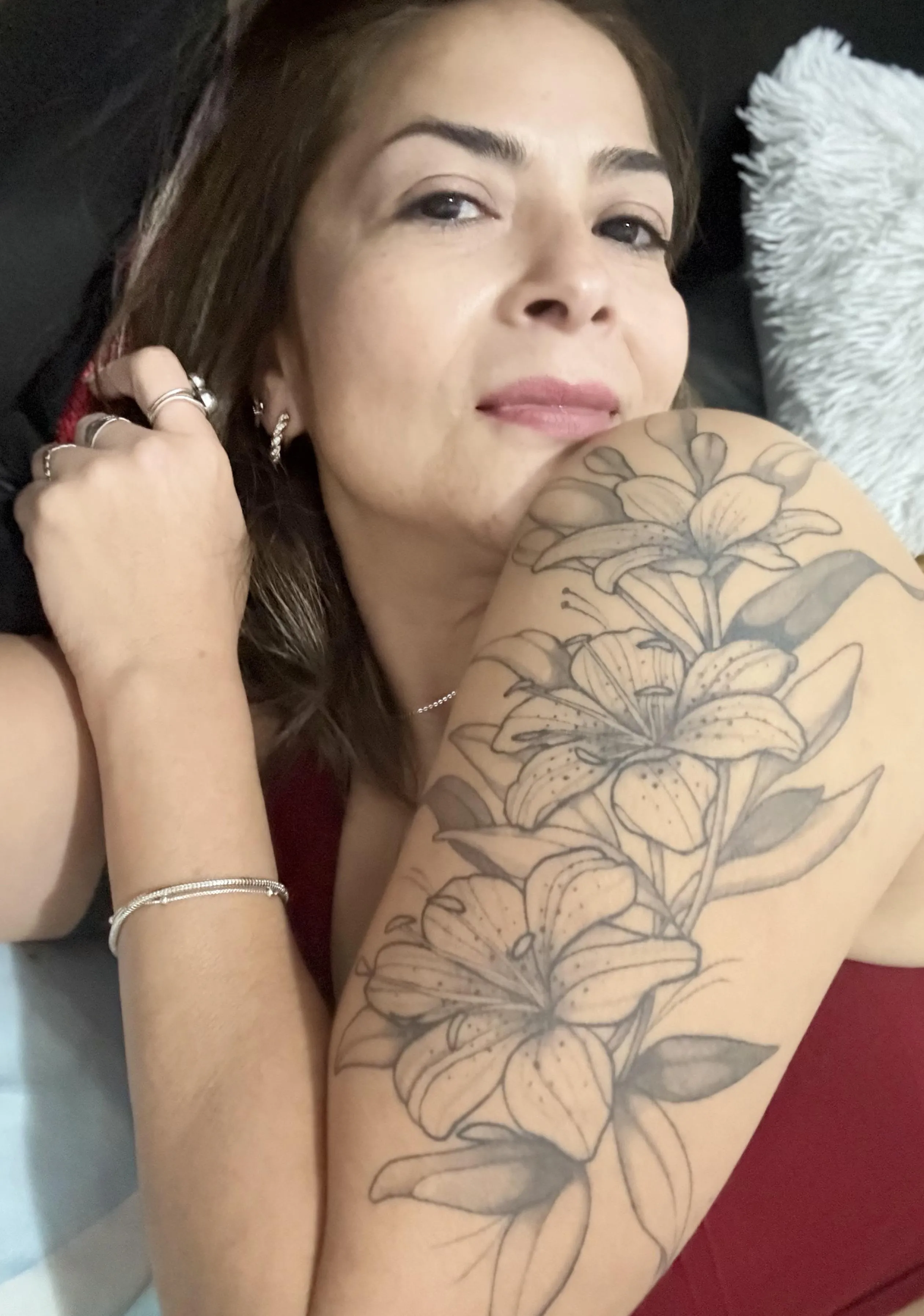 Flowers that adorn and awaken fantasies.