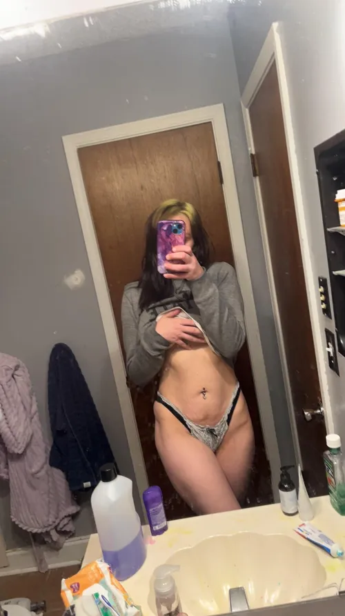 I had one happy buyer and this pose makes me feel hot asf