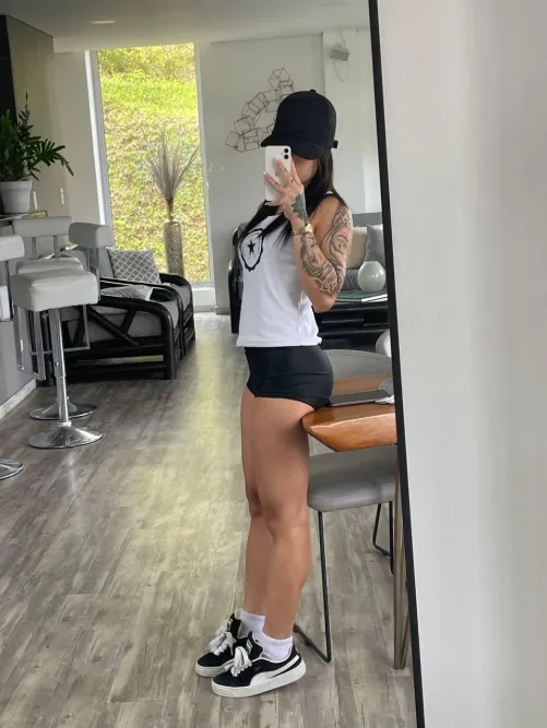 I want that throbbing dick inside meee