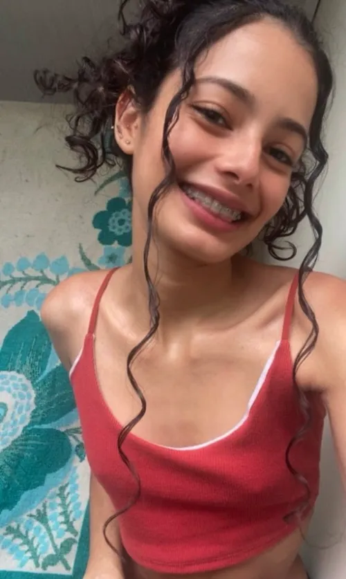 Im 18 and I love to show off to older men