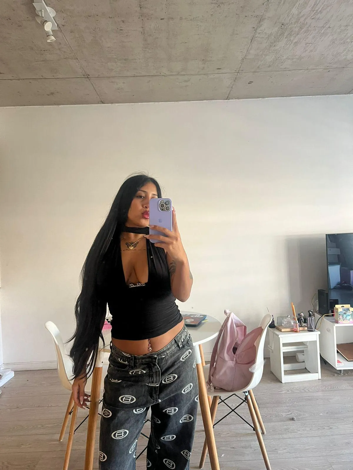 Long hair and sexy babe 💋