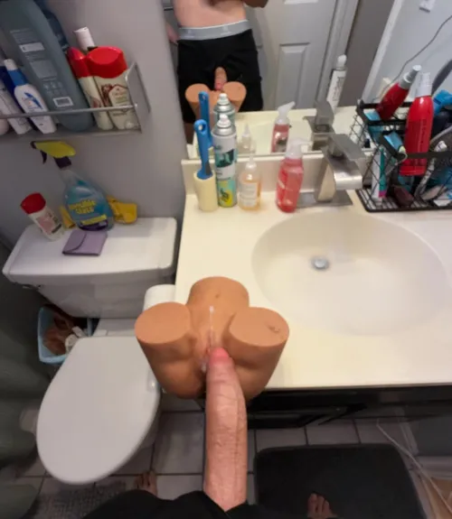 Mirror mirror, what's in hand?