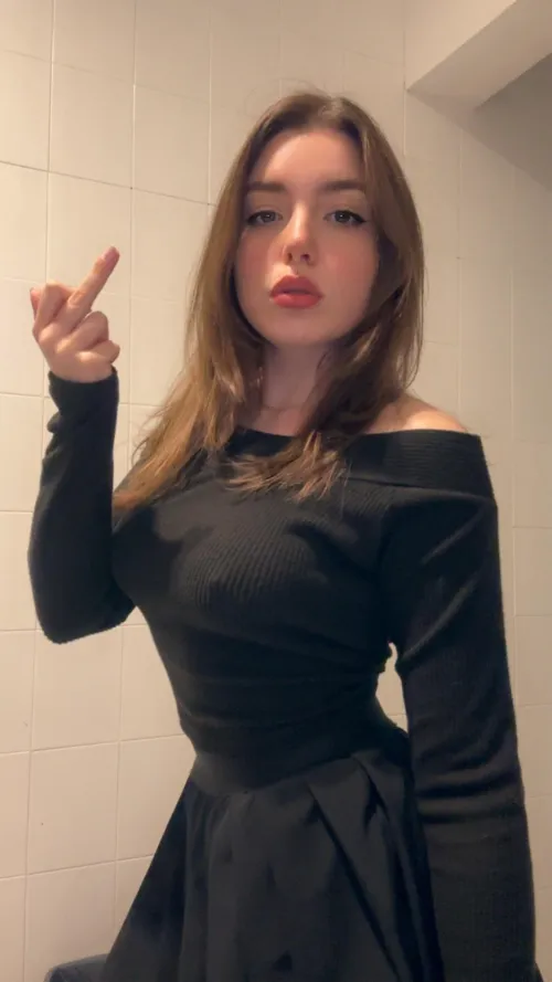 money looks better in my hands