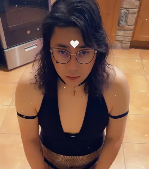 Sissy looking for 2 men