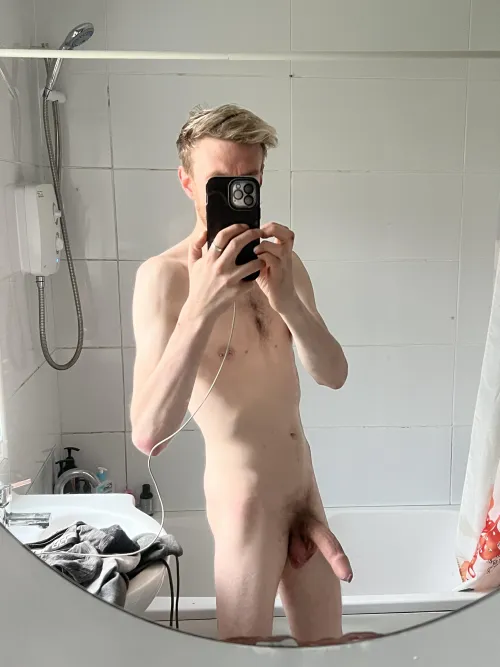 Skinny Guys are Blessed 🙏🏻 💦