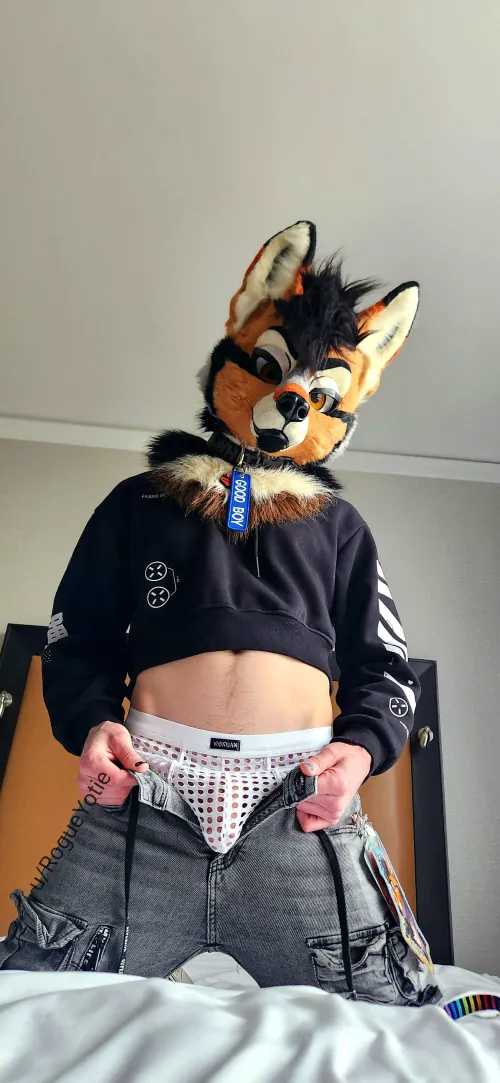 So, you said you're good with your tongue? Show me ... 🫰✨