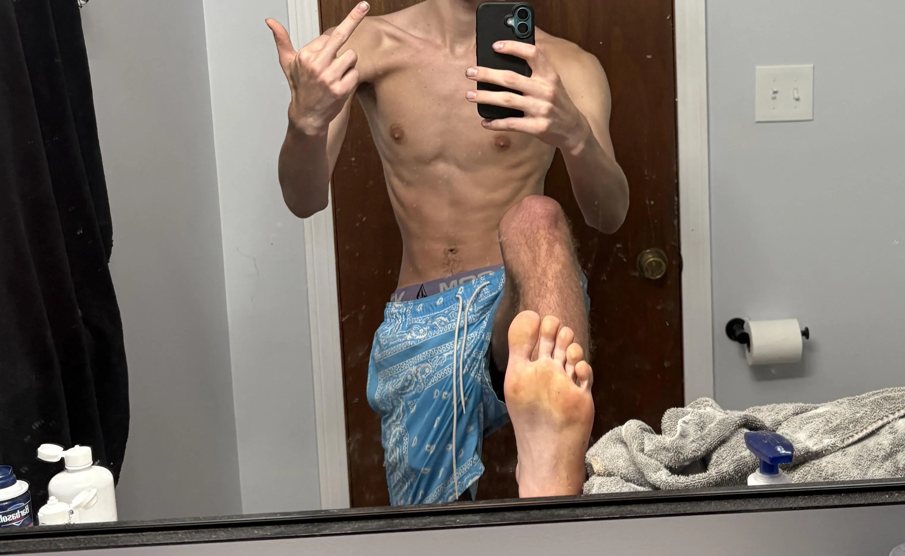 Someone come sniff these feet and hand over cash