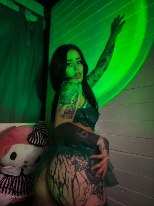 This ass has more bounce than a basketball.