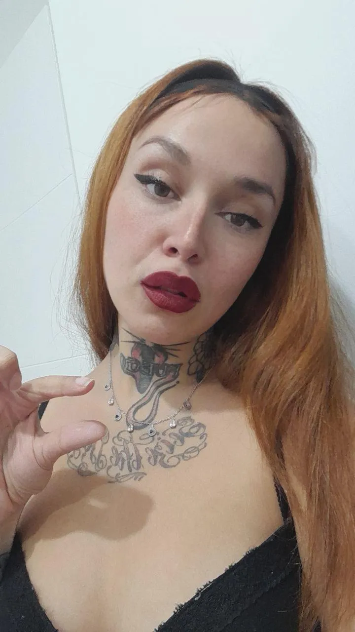 Vote if your dick embarrasses you 😈