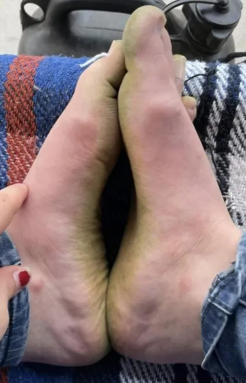 What do you think about her arches?👣