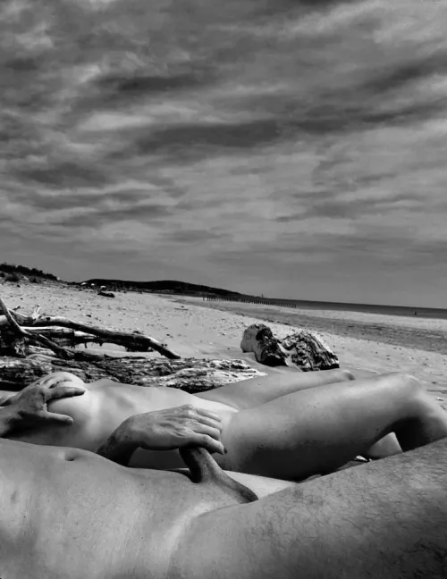 Alone at the beach, come join us🇸🇪