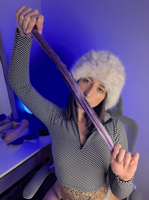 Although I try to hide it, I see in your eyes that you really want to taste my divine domination