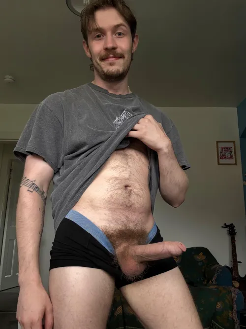 Just home from work and i’m horny x