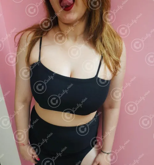 Tell me how badly you all want me to take those bad boys two out.😈✨