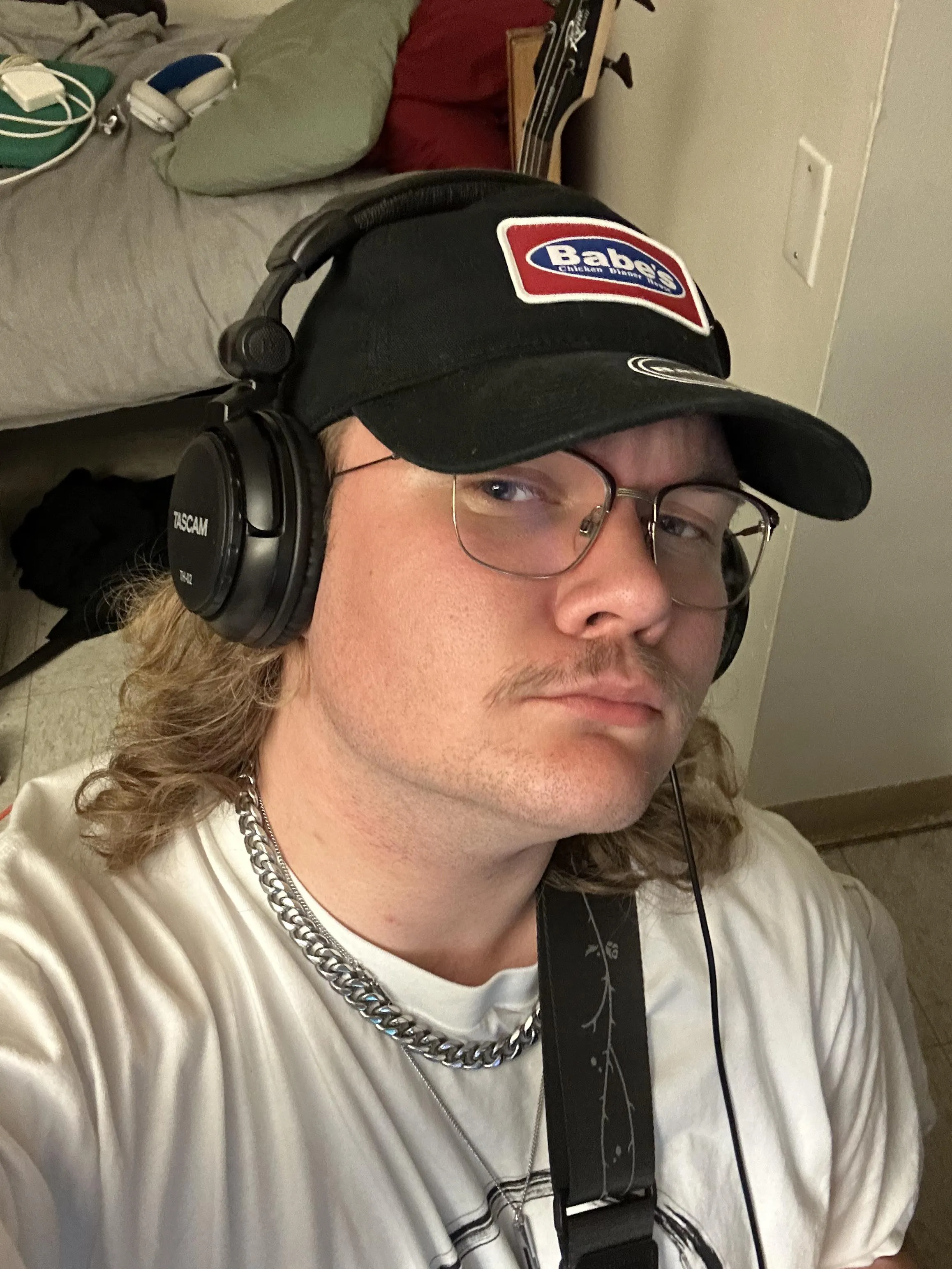 20 [M4T/M] looking for a trans woman or feminine men to experiment with