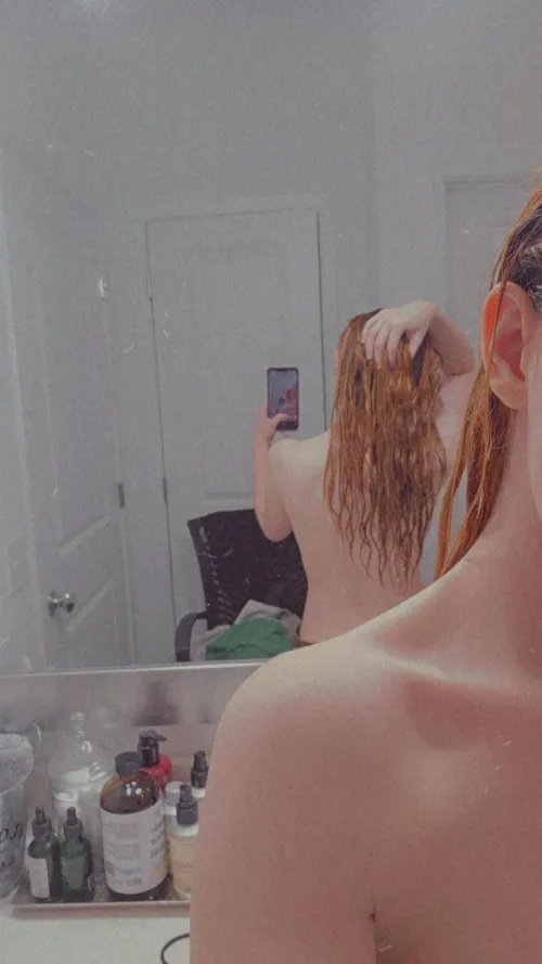 All clean and ready to make you weak for this spoiled brat 💕