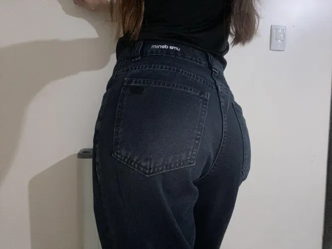 black jeans squeezing the ass what do you think