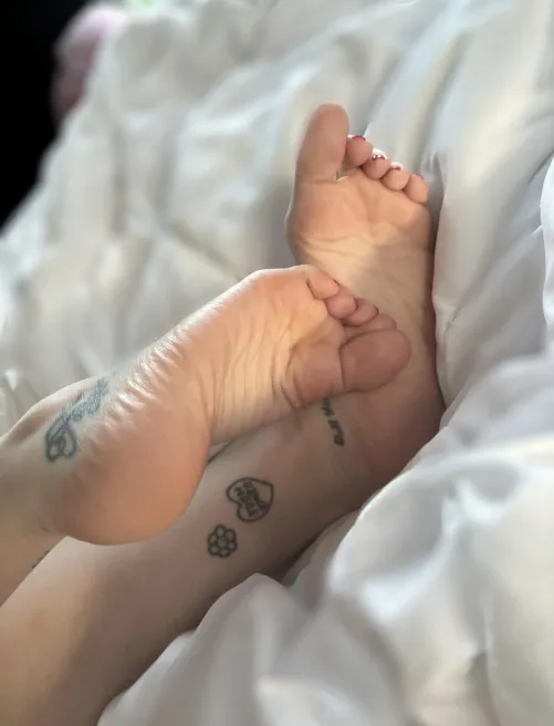 flexed, scrunched, and ready to tease with my feet