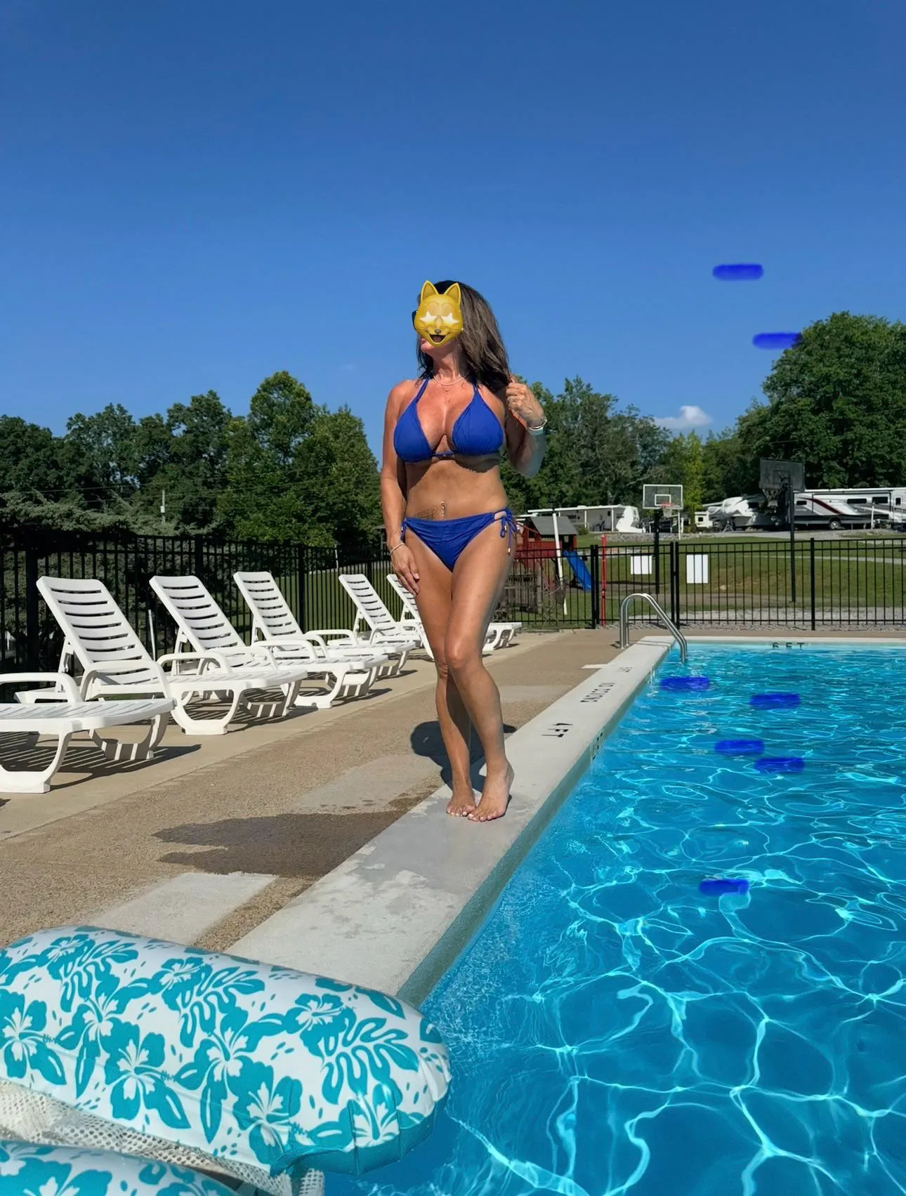 Hott Pool Dayz are Best