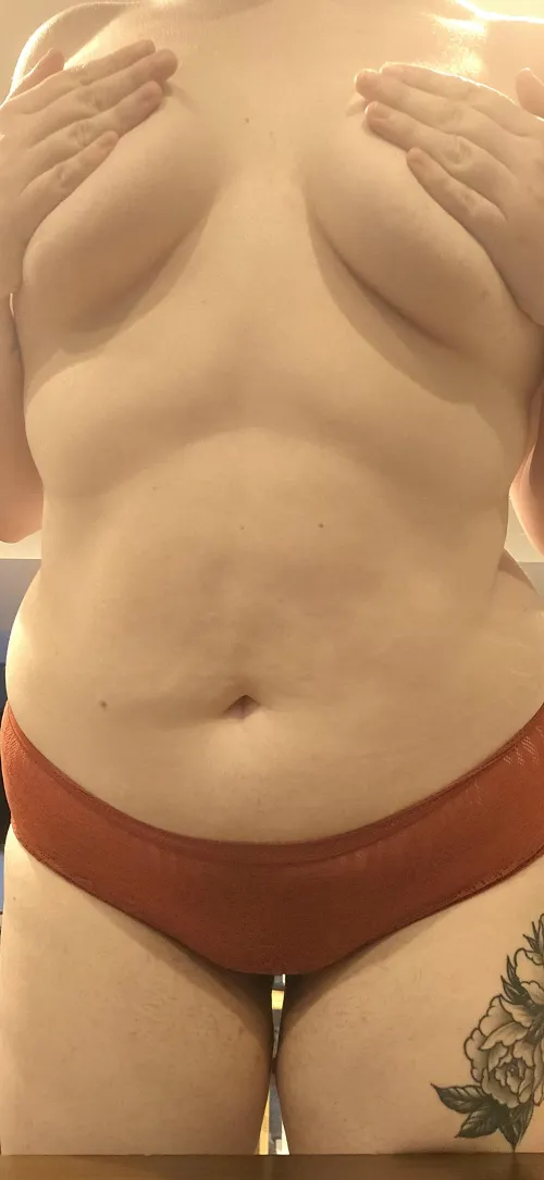 Hurry! I have a 2 for $20 1 min vid deal that is ending soon. Dm me for more info/content!