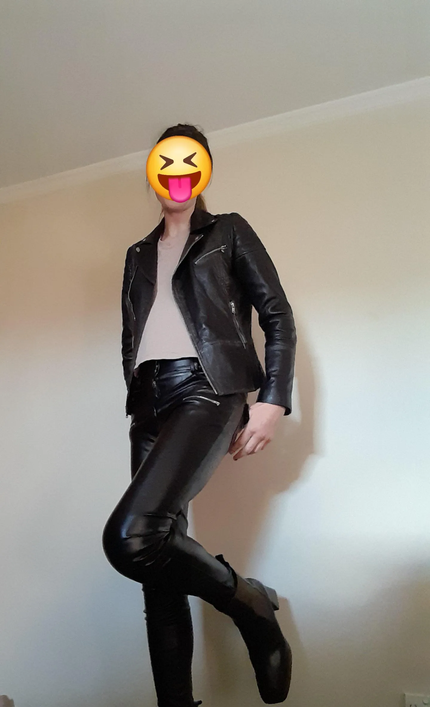 I love leather 🥵