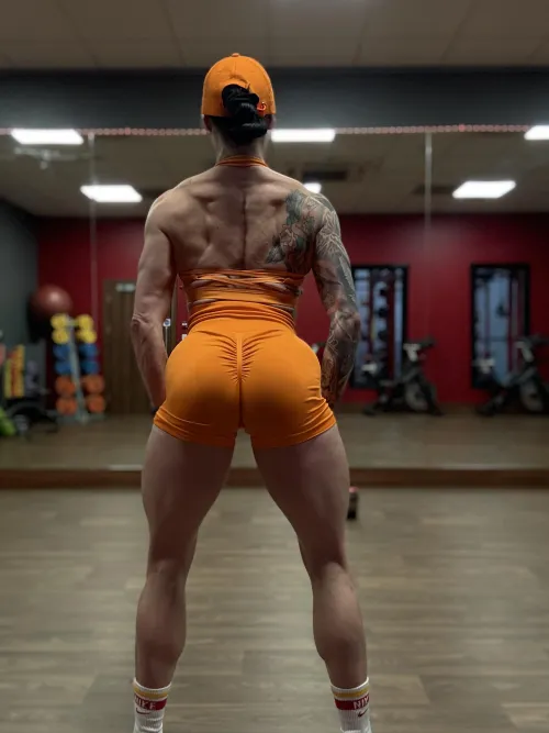 Looking tight and peachy today