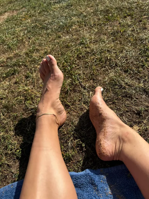 [OC] soaking up the sun. yes, I need a pedicure. no, you’re not looking away. 💦
