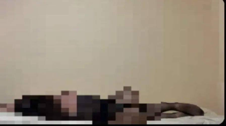 They see feet.You see your sentence