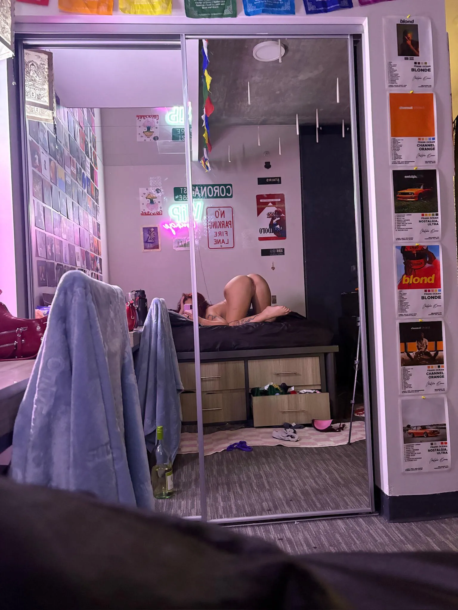 want to try a gay experience.. dm me