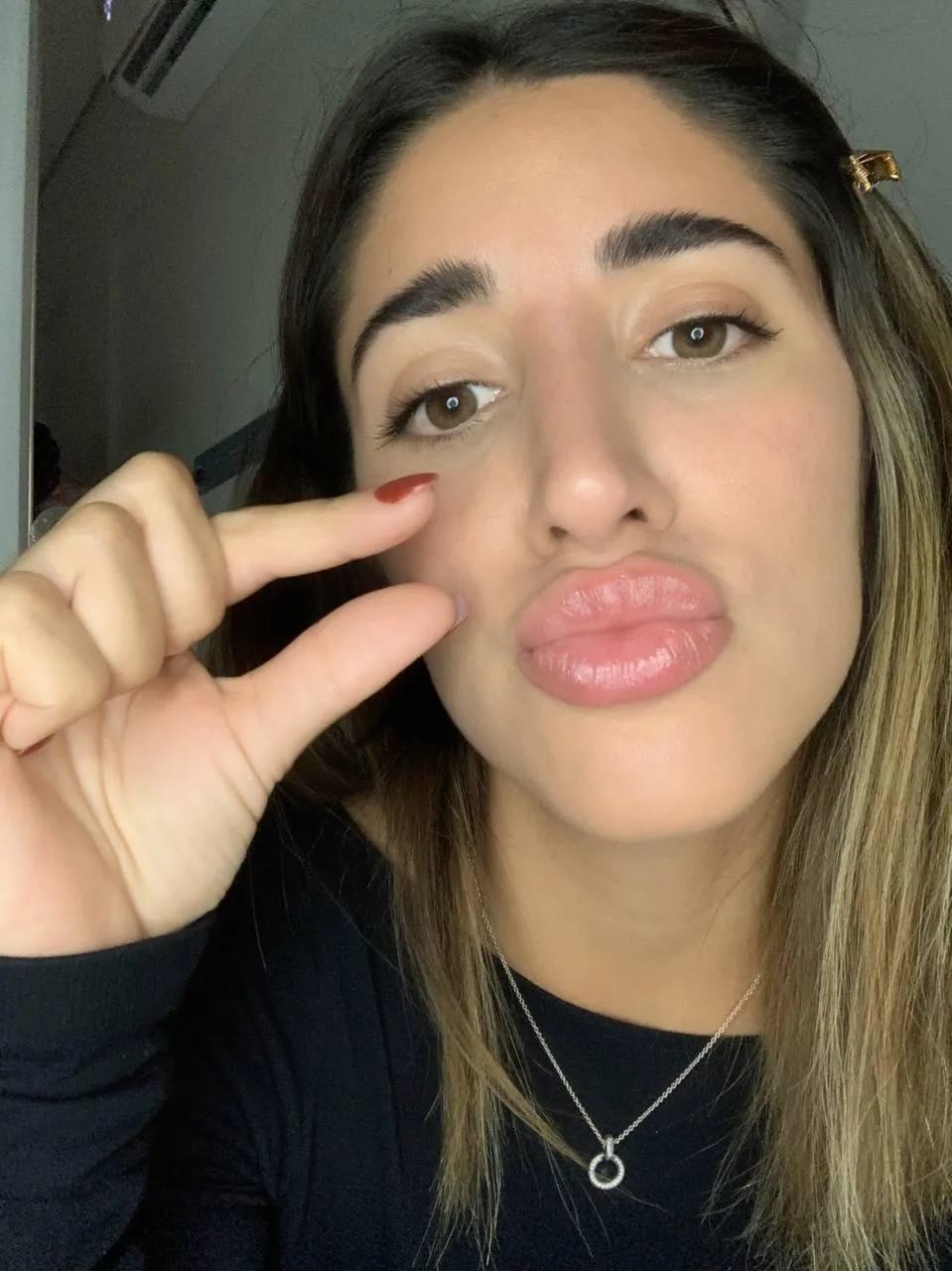 You really can't see the difference? your little bird is useless