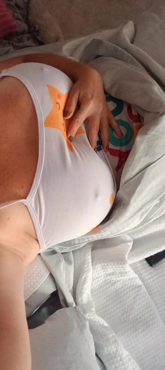 Cozy thursday evening without bra