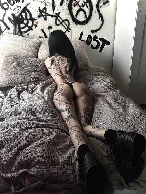 fylde mig ud med flere tats eller andre former for udsmykning 💦🤭