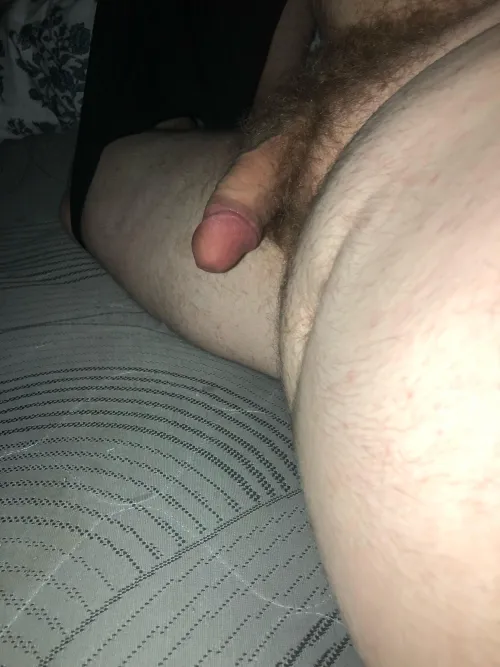 Who wants to trade pics of nudes and dirty text