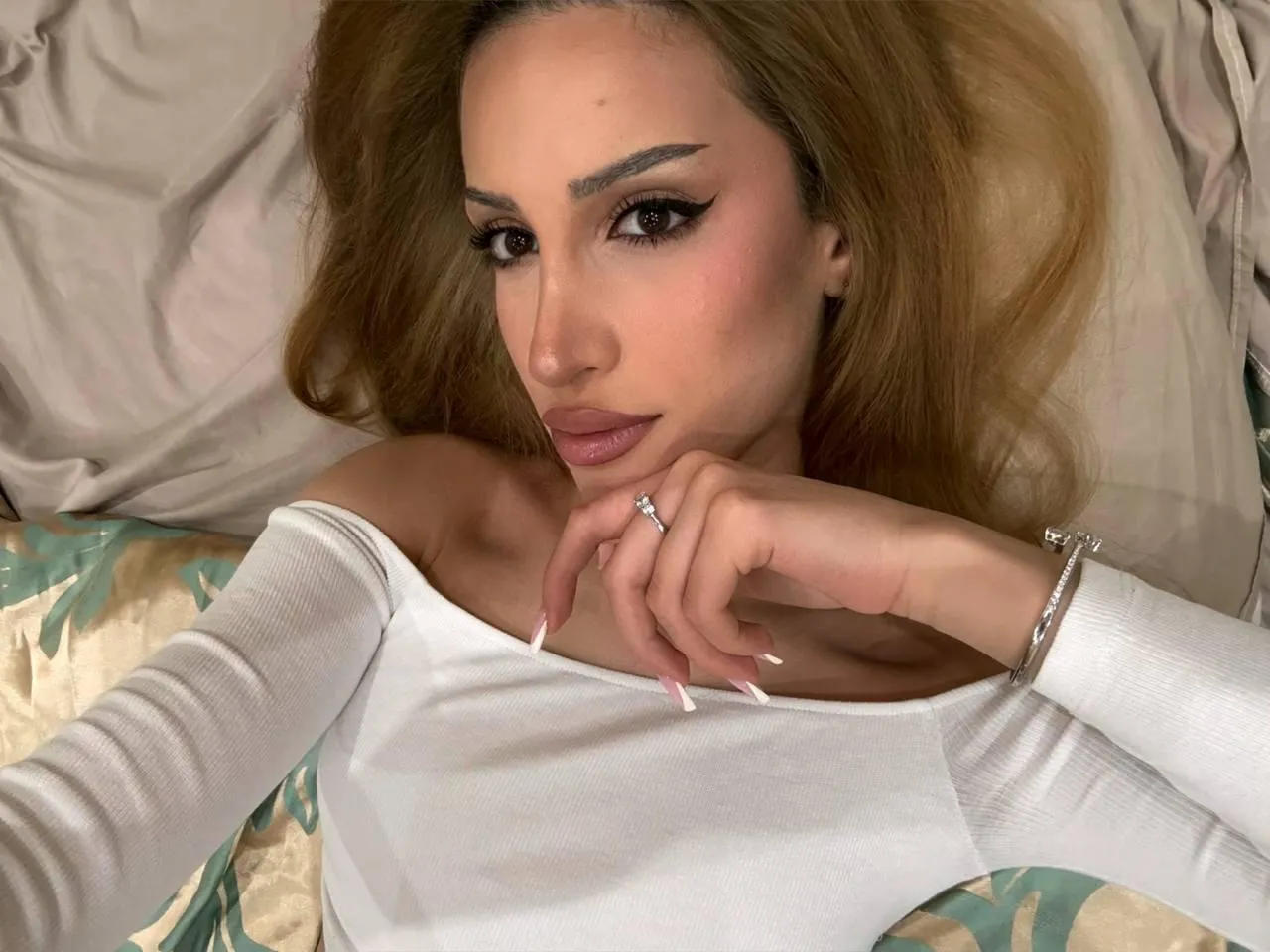 Would any older men on here eat me out? 🤤