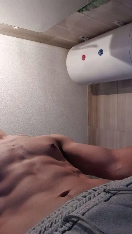 [18] Hii 6'9 athlete, how are mine