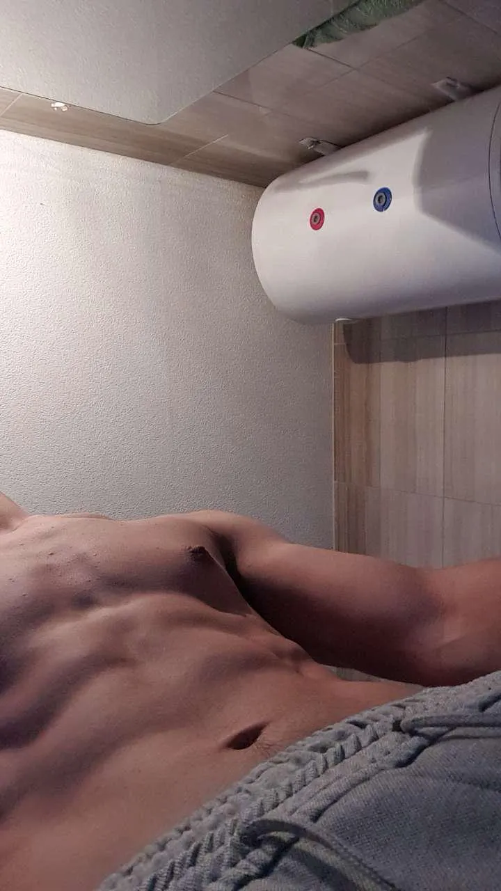 [18] Hii 6'9 athlete, how are mine