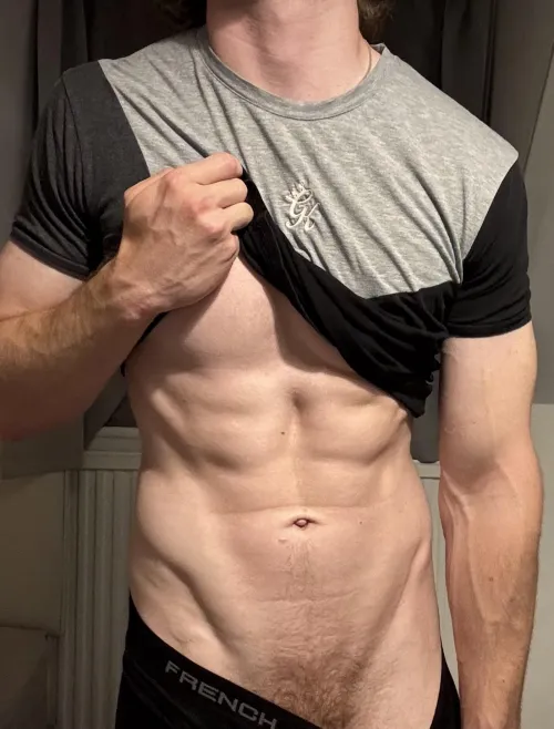 [21] Bet I stop your scroll