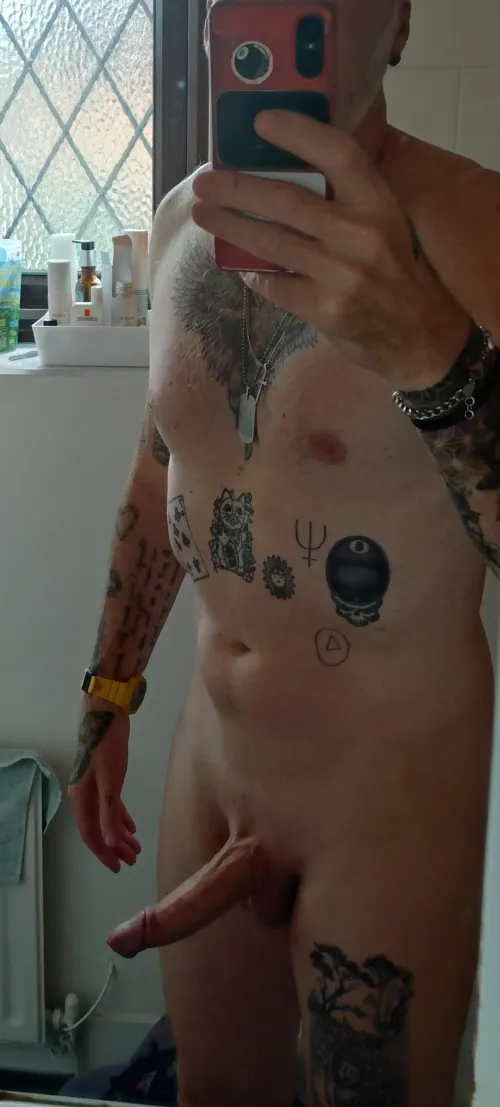 (54) who wants to suck my old 🍆