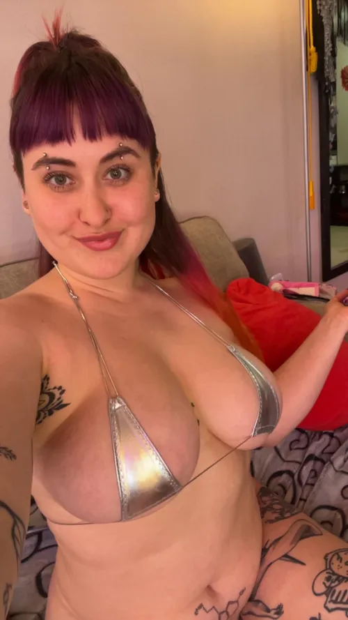 biiiiig titties tiny top