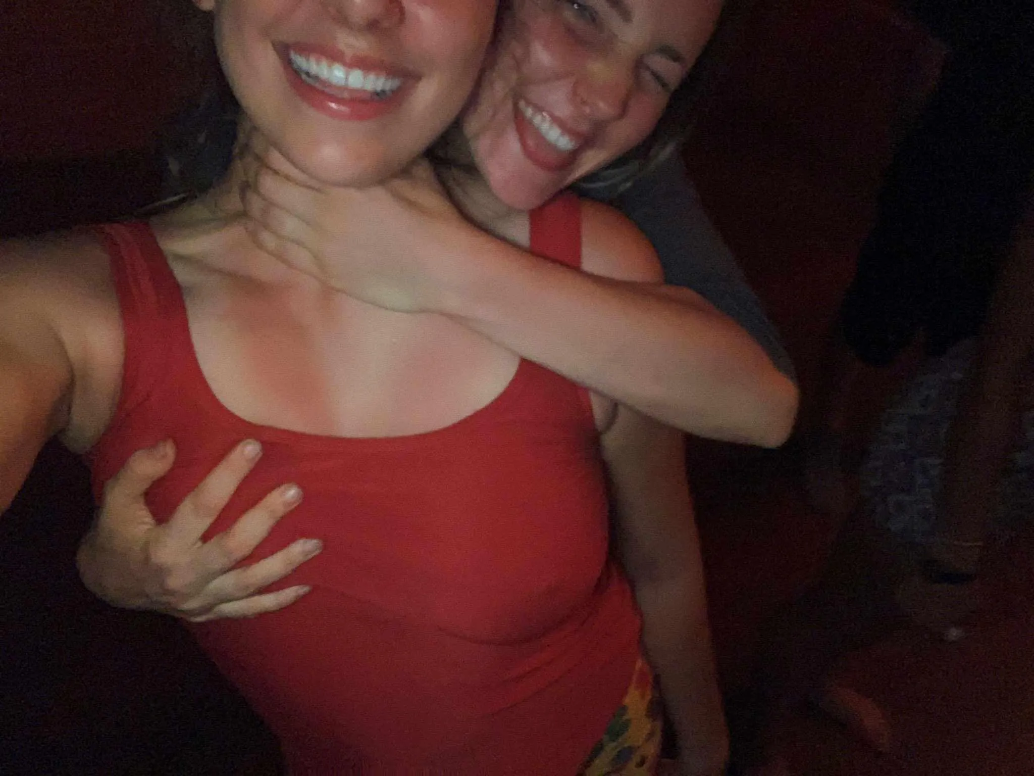Drunk with my friend now looking for fun 💦🥵