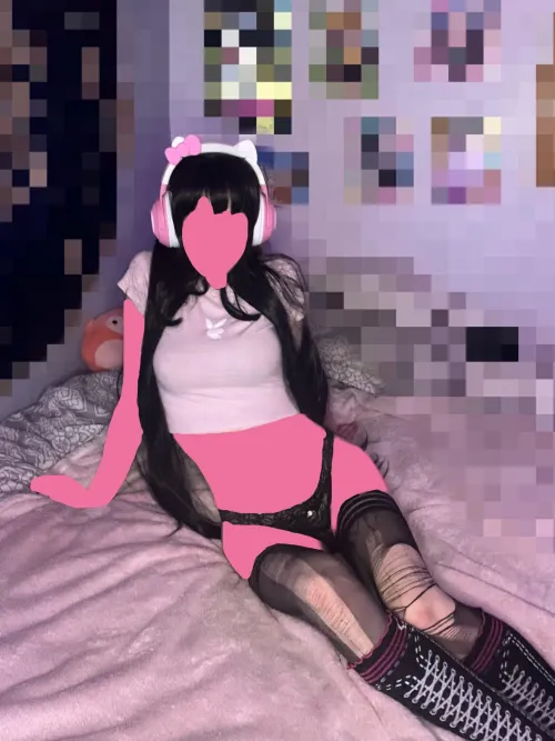 I think my knee is more than enough skin for you goontards