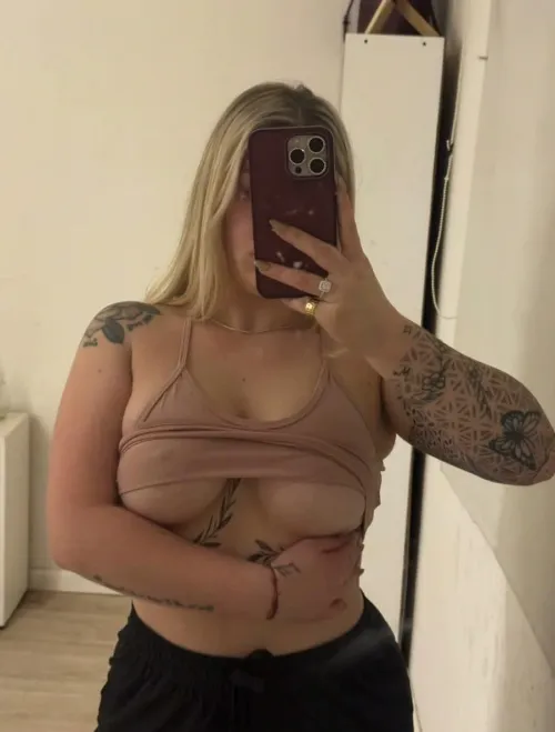 I'm married but I still like to tease.... and fuck