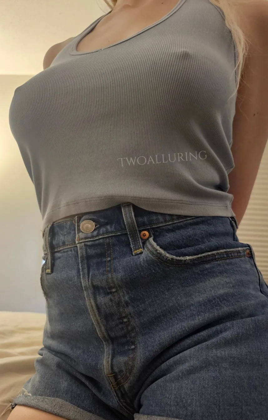 No bra for your enjoyment… ;)