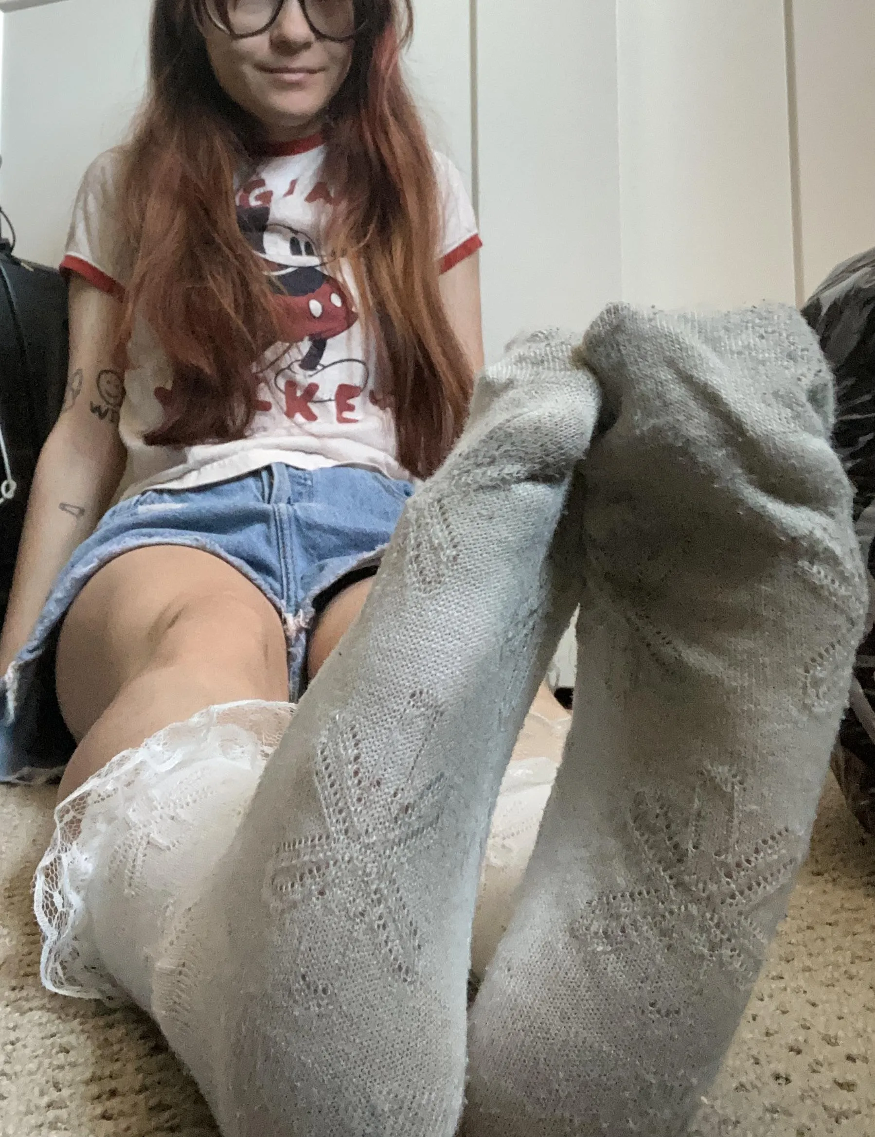Ruffle socks are back!~ [Selling] used items, digital, and vials