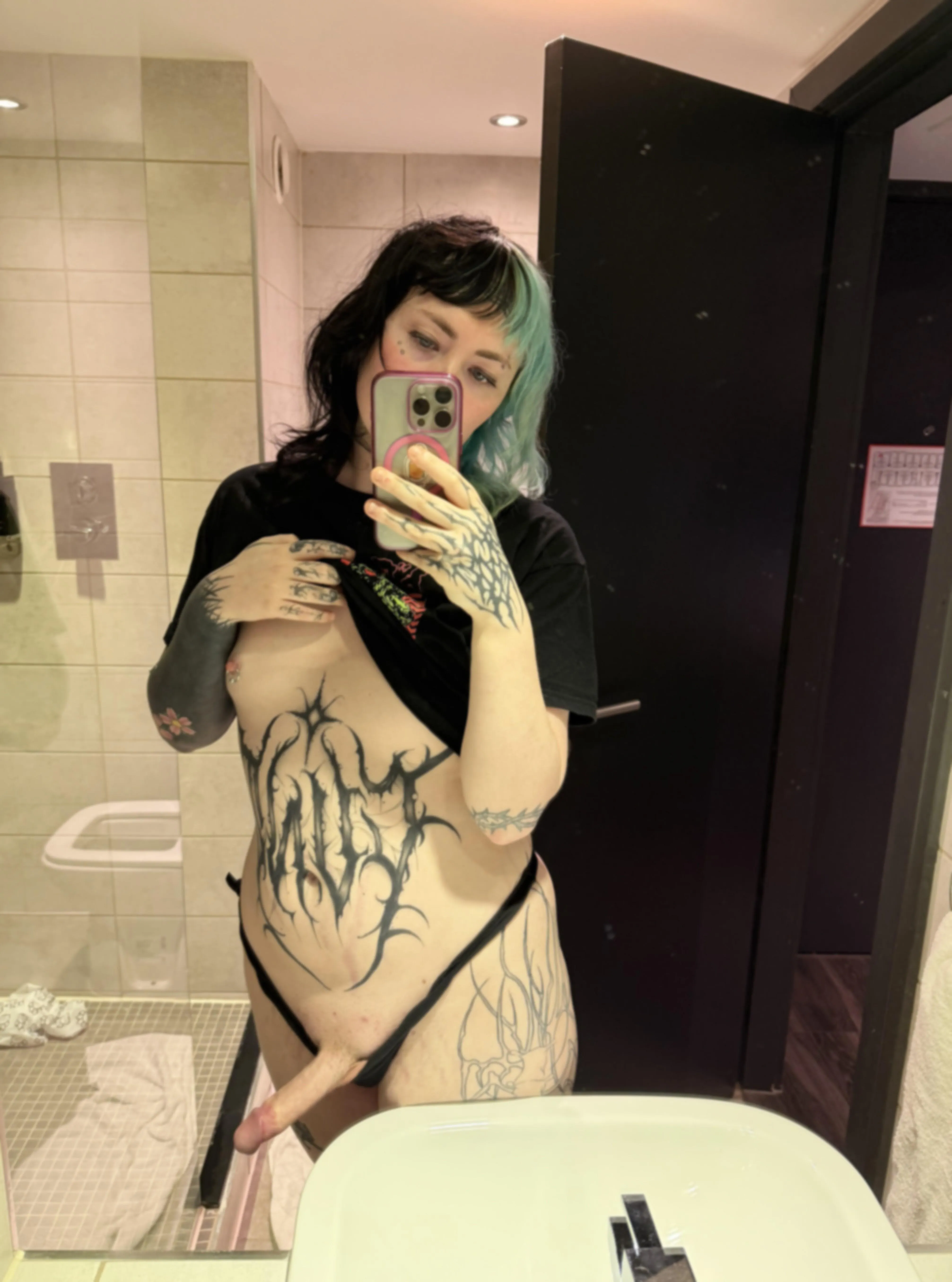 Whoever is smaller is the bottom