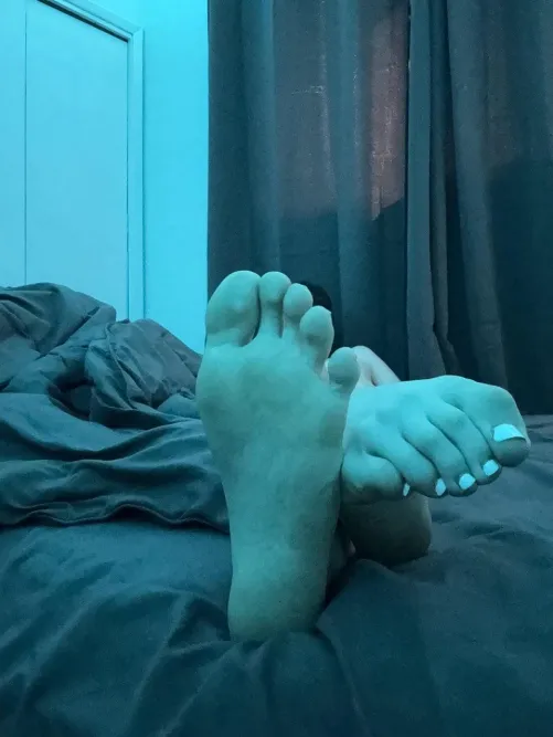 would you worship my feet?