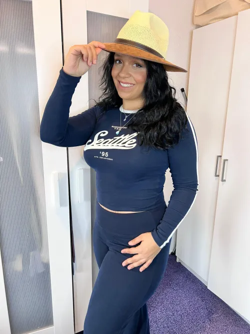 ⭐️Your Good Girl⭐️ I took this picture today❤️❤️❤️ married and still with very tight butt ❤️❤️❤️ ⭐️⭐️⭐️⭐️⭐️