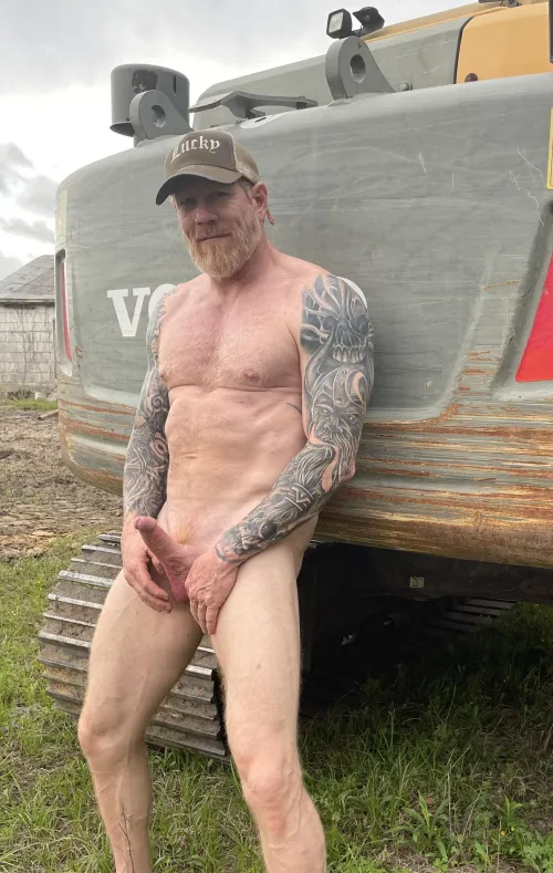 (51) Georgia. Love working outdoors with heavy equipment