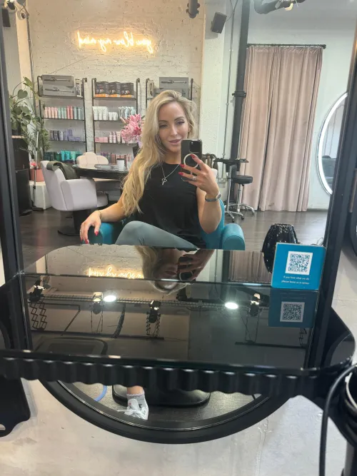 At the hairdresser 😈